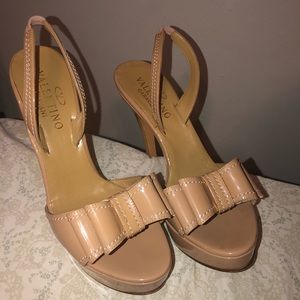 Tan Valentino Bow Heels (size 8)